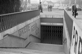 Estação de metro de Sete Rios encerrada durante a greve geral de 12-02-1982