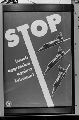 Reprodução de cartaz  ''Stop agression against Lebanon''